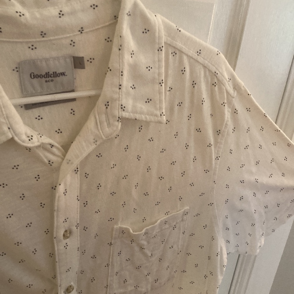 Goodfellow & Co button down t-shirt - Picture 2 of 2